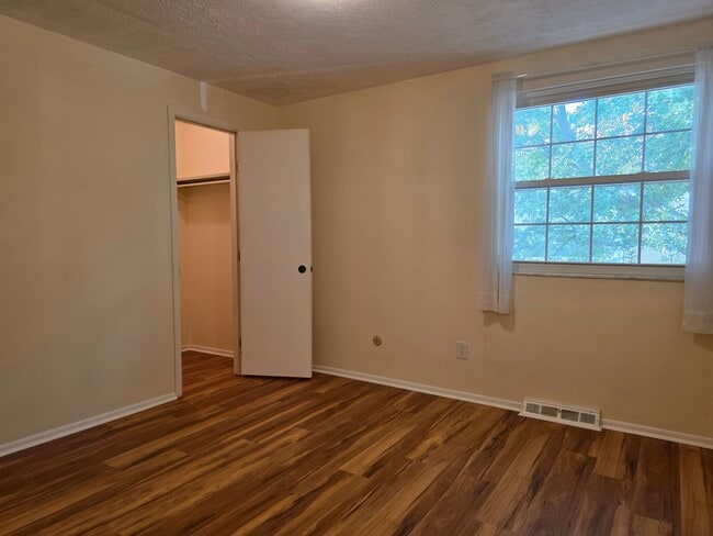 Building Photo - 13622 Oakbrook Dr