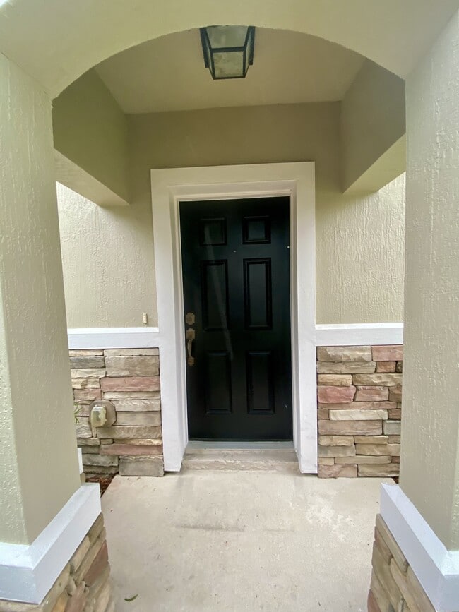 Building Photo - 12988 Spring Rain Rd