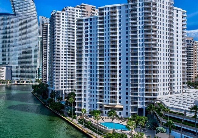 Building Photo - 701 Brickell Key Blvd