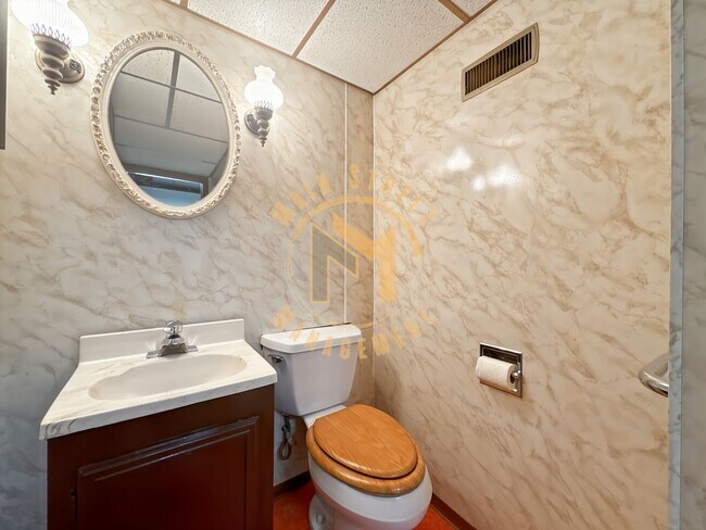 Building Photo - 1433 Baumgart Rd