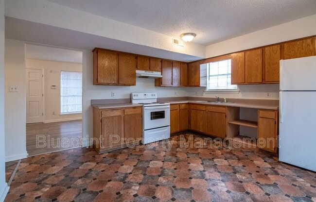 Building Photo - 1722 6th Pl Cir NW