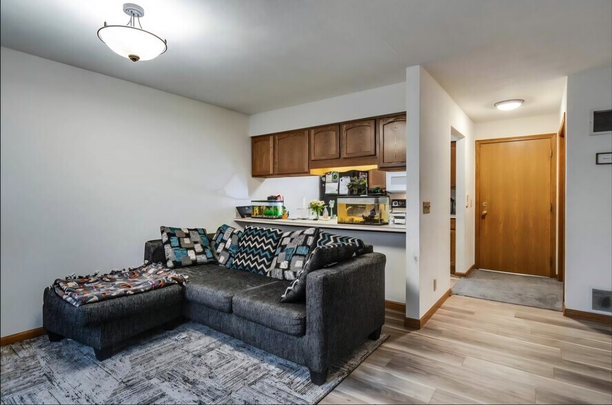 Building Photo - 1121 Stonewood Xing