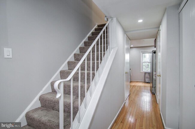 Building Photo - 7763 Durer Ct