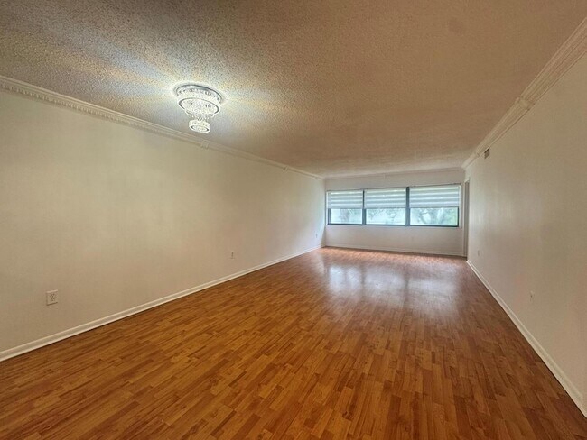 Building Photo - 2018 SW 29th Ct