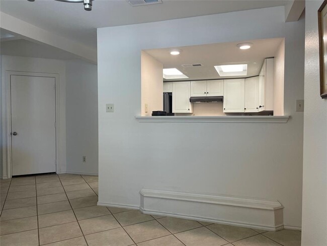 Building Photo - 110 N Kanaio Dr