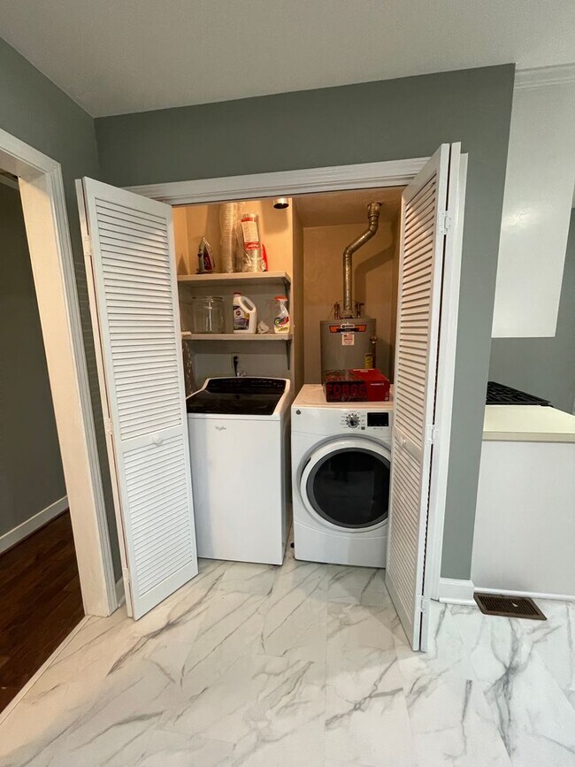 Building Photo - Lovely Single Family Ranch Home in Edgefield