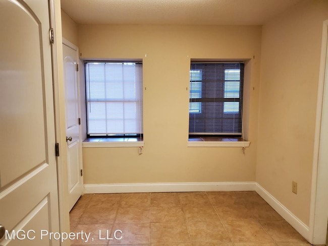 Building Photo - 2203 McKinley Rd