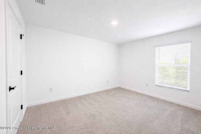 Building Photo - 2464 Fairview Rd