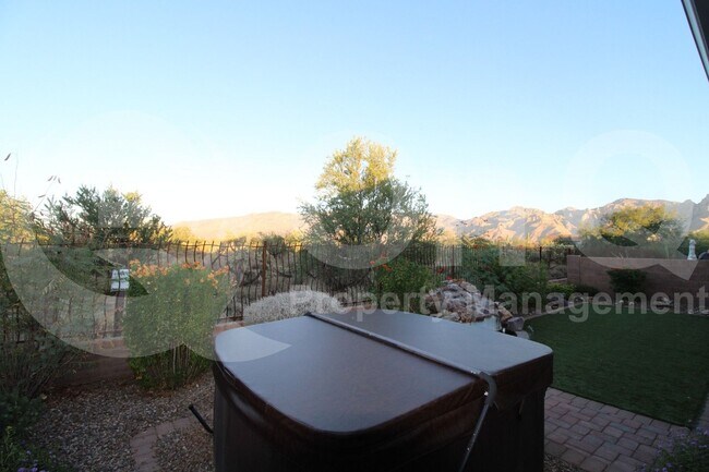 Building Photo - 13030 N Spinystar Dr