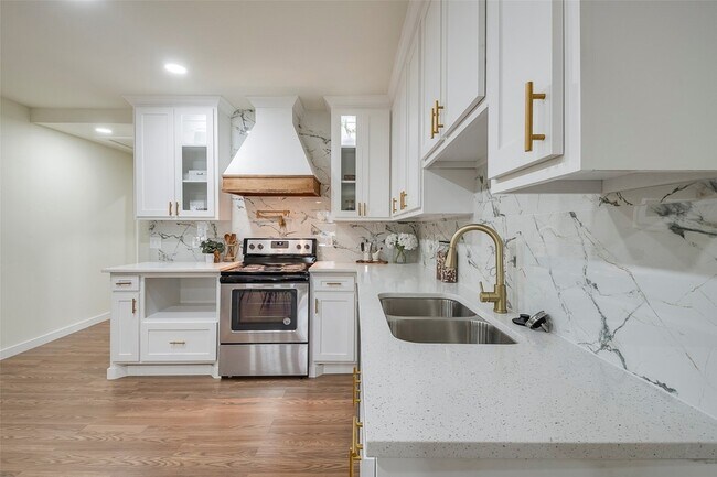 Building Photo - 1101 Anthony St