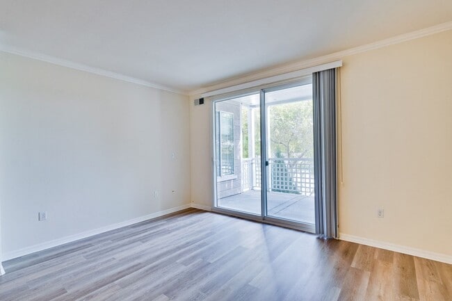 Building Photo - Large Santa Clara 1 Bedroom Condo in Rivermark Area