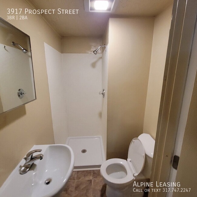 Building Photo - 3917 Prospect St