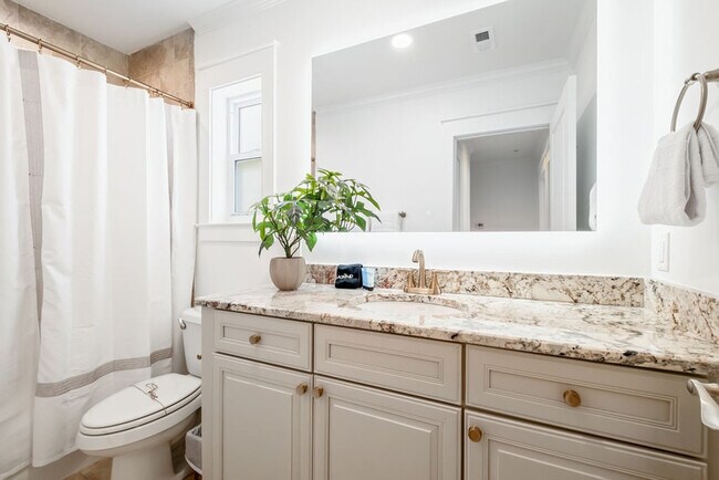 Building Photo - 22022 Front Beach Rd