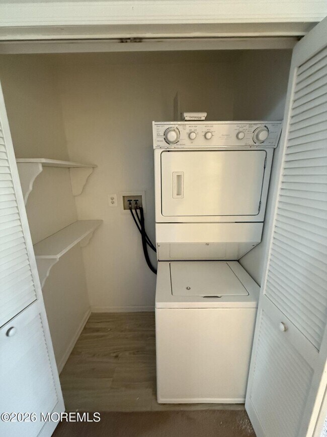 Building Photo - 12 Timberline Dr