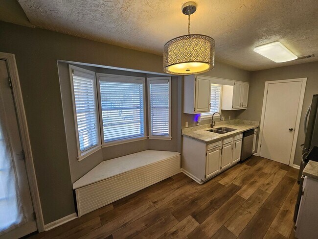 Building Photo - 914 S Tenth Street