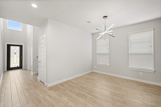 Building Photo - 13015 Braelich Loch Dr