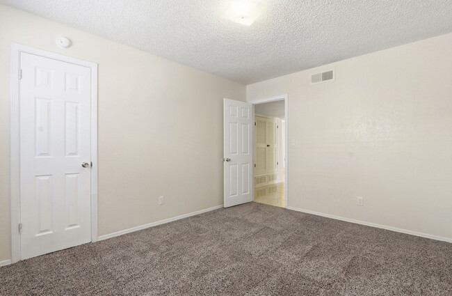 Building Photo - 3329 Old Spanish Trail