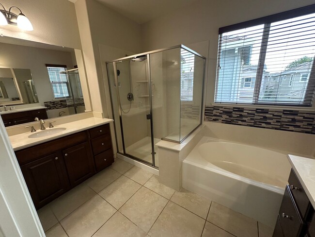 Building Photo - Beautiful 3 Bedroom, 2.5 Bath Mountain House Home