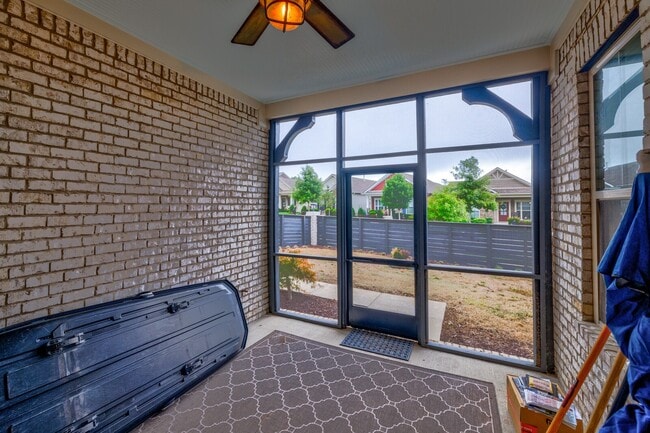 Building Photo - 775 Westcott Ln