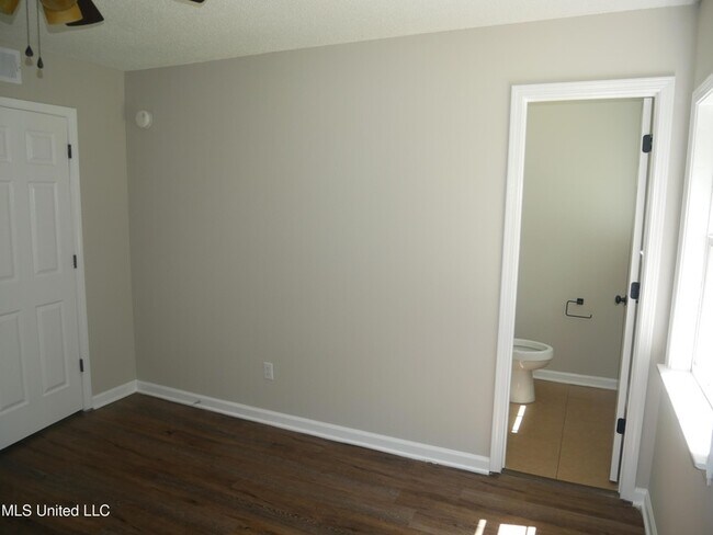 Building Photo - 2765 Normandy Cove