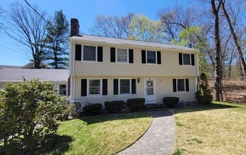 Building Photo - 31 Hunnewell St