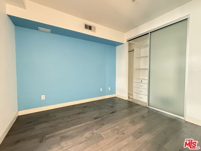 Building Photo - 1234 Wilshire Blvd