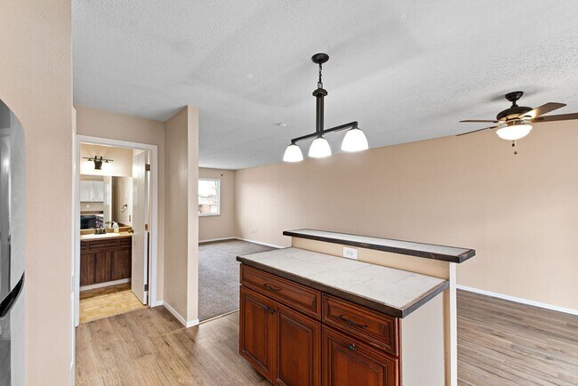 Building Photo - Spacious 2 Bedroom, 1.5 Bath Townhome in Greeley!