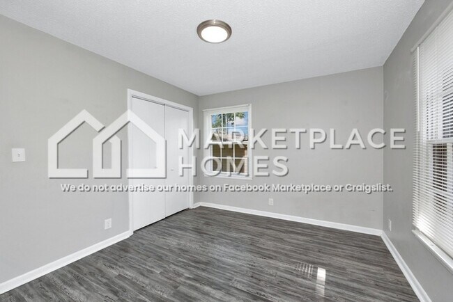 Building Photo - 4002 Summerhill Dr NW