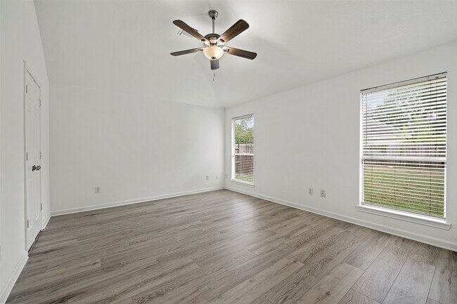 Building Photo - 21055 Southern Colony Ct