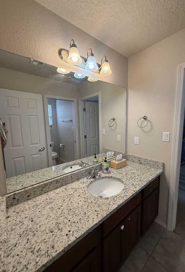 Building Photo - 966 Verdinal Ln