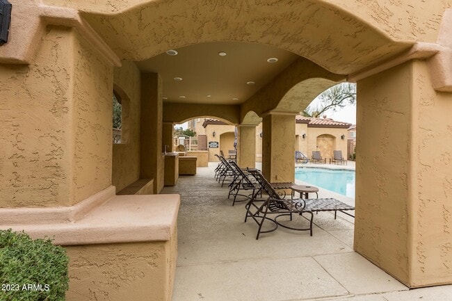 Building Photo - 250 W Queen Creek Rd