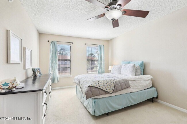 Building Photo - 604 Briar Way Ln