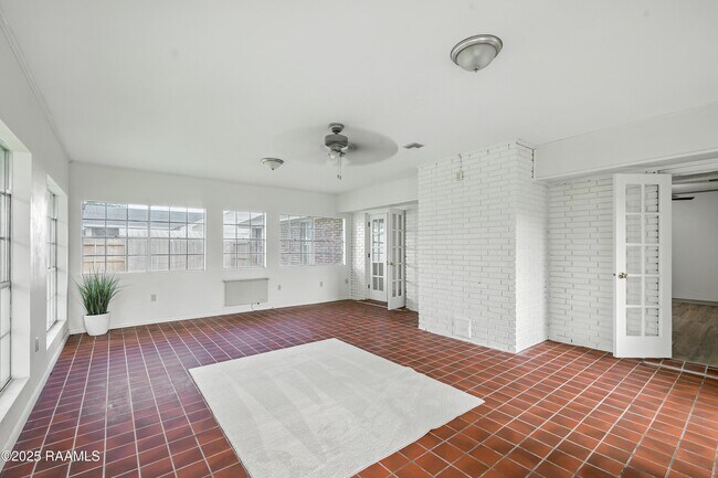 Building Photo - 301 Estainville Ave