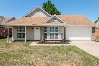 Building Photo - 1104 Parkview Cir N