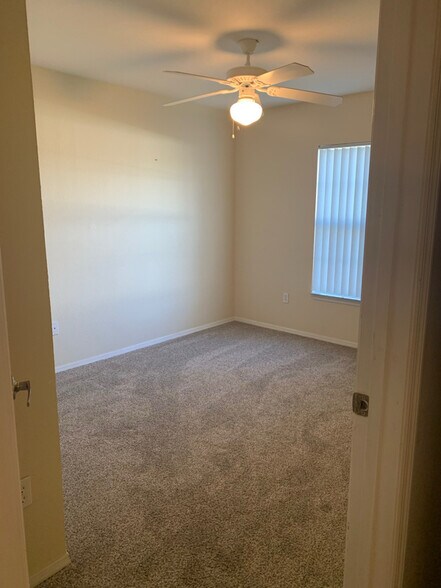 Building Photo - 1502 Lighthouse Rd