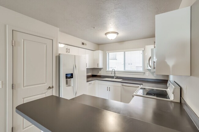 Building Photo - 1081 W 993 N
