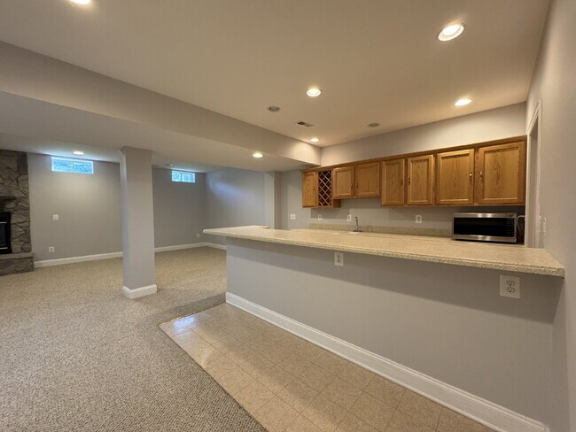 Building Photo - Spacious Elegance in Gated Piedmont!