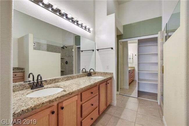 Building Photo - Single Story Townhome in Mountain Gate Community COMING SOON!