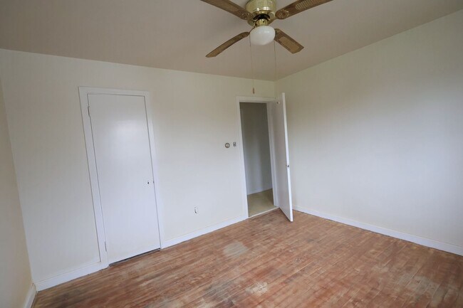 Building Photo - Rancher on a Quiet Manheim Borough Street