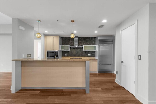 Building Photo - 260 S Osceola Ave