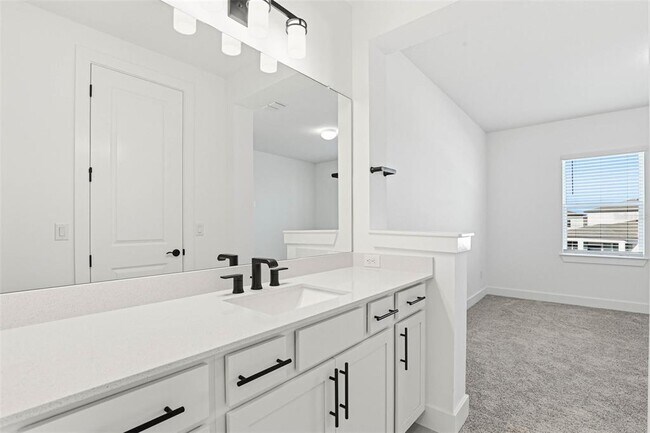 Building Photo - 6962 Jared Oaks Dr