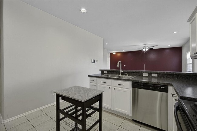 Building Photo - 5924 SE 66th St