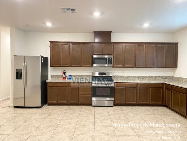 Building Photo - 9184 Osterville Dr