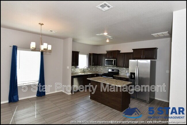 Building Photo - 4825 Mark Avizo