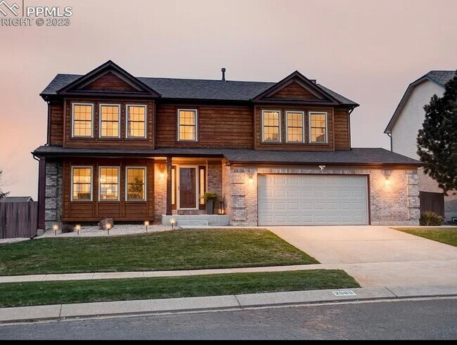 Primary Photo - 2565 Wimbleton Ct