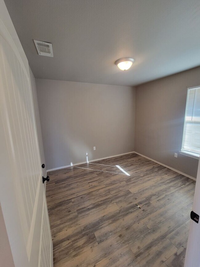 Building Photo - Section 8 approved