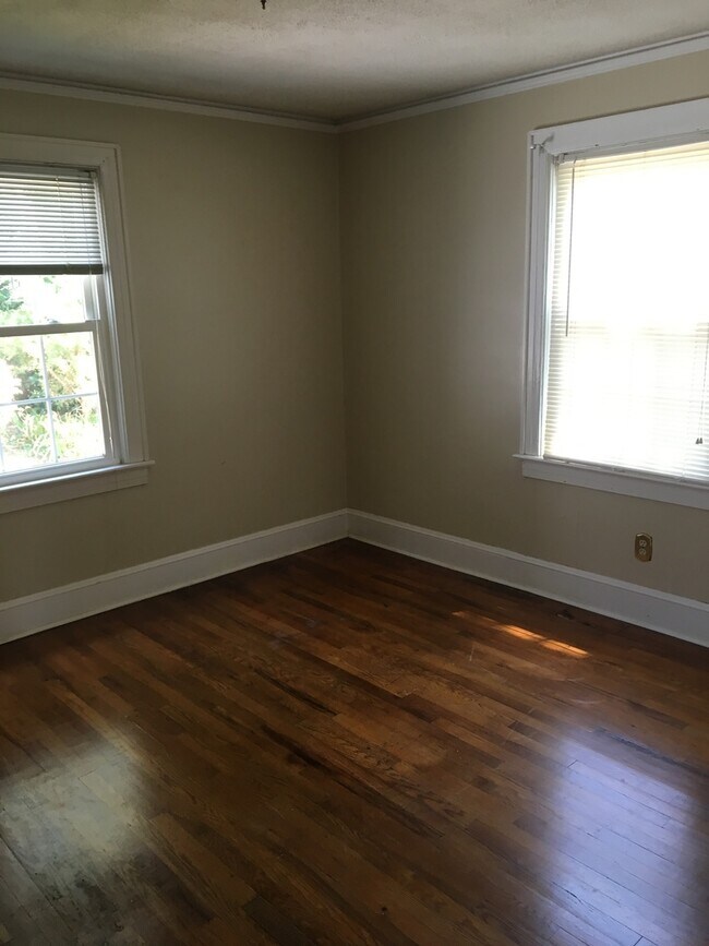 Building Photo - Greenville, 2BD/1BA, 1100SF