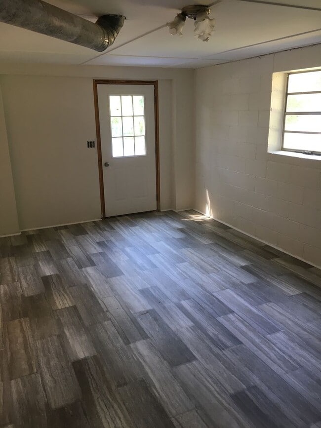 Building Photo - 4/2 House in Rome $1,495