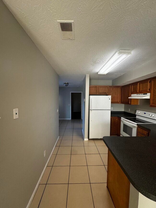 Building Photo - 230 Mousas Way