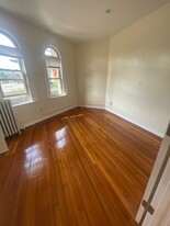 Building Photo - 877 Beacon St